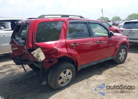 2010 Ford Escape Xlt z USA, uszkodzony, nr VIN 1FMCU9DGXAKC27436